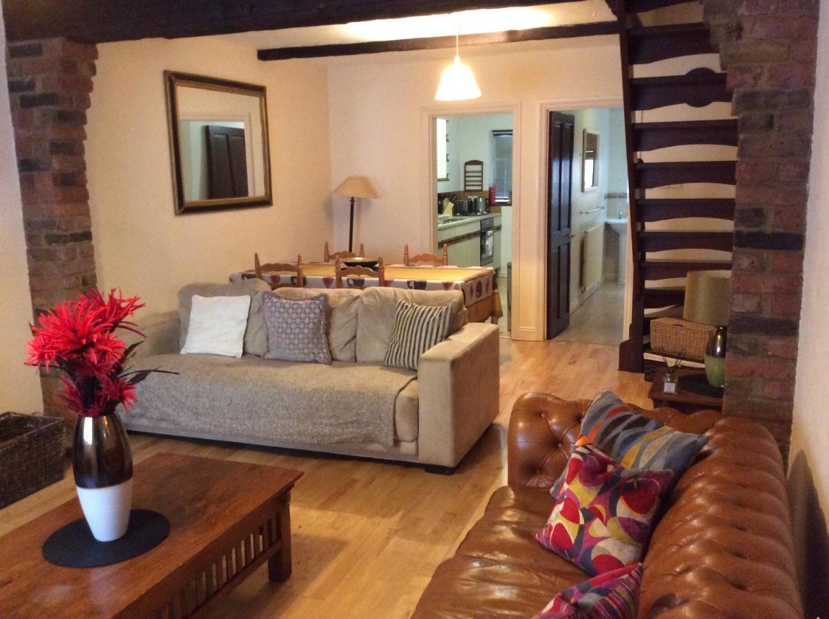 Cosy Central Windsor House Sleeps 4 ภายนอก รูปภาพ